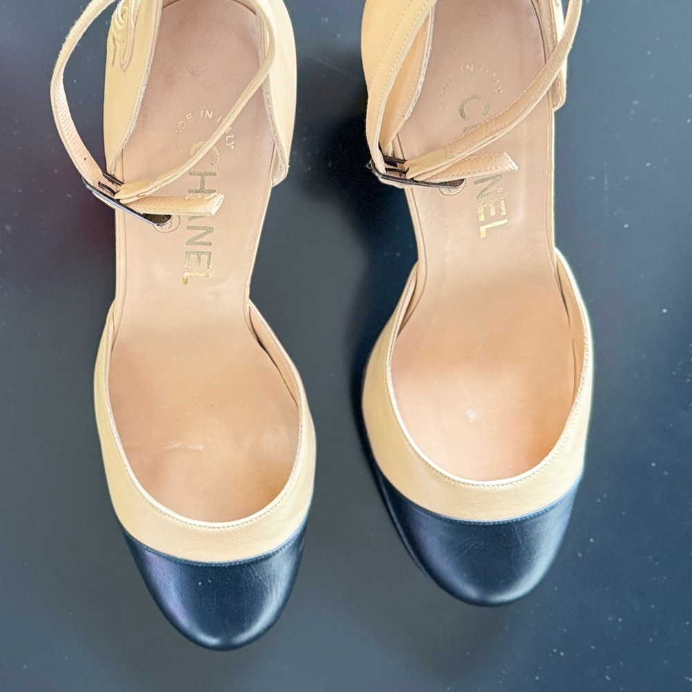 CHANEL Beige and Black Women's Shoes - Picture 6 of 8